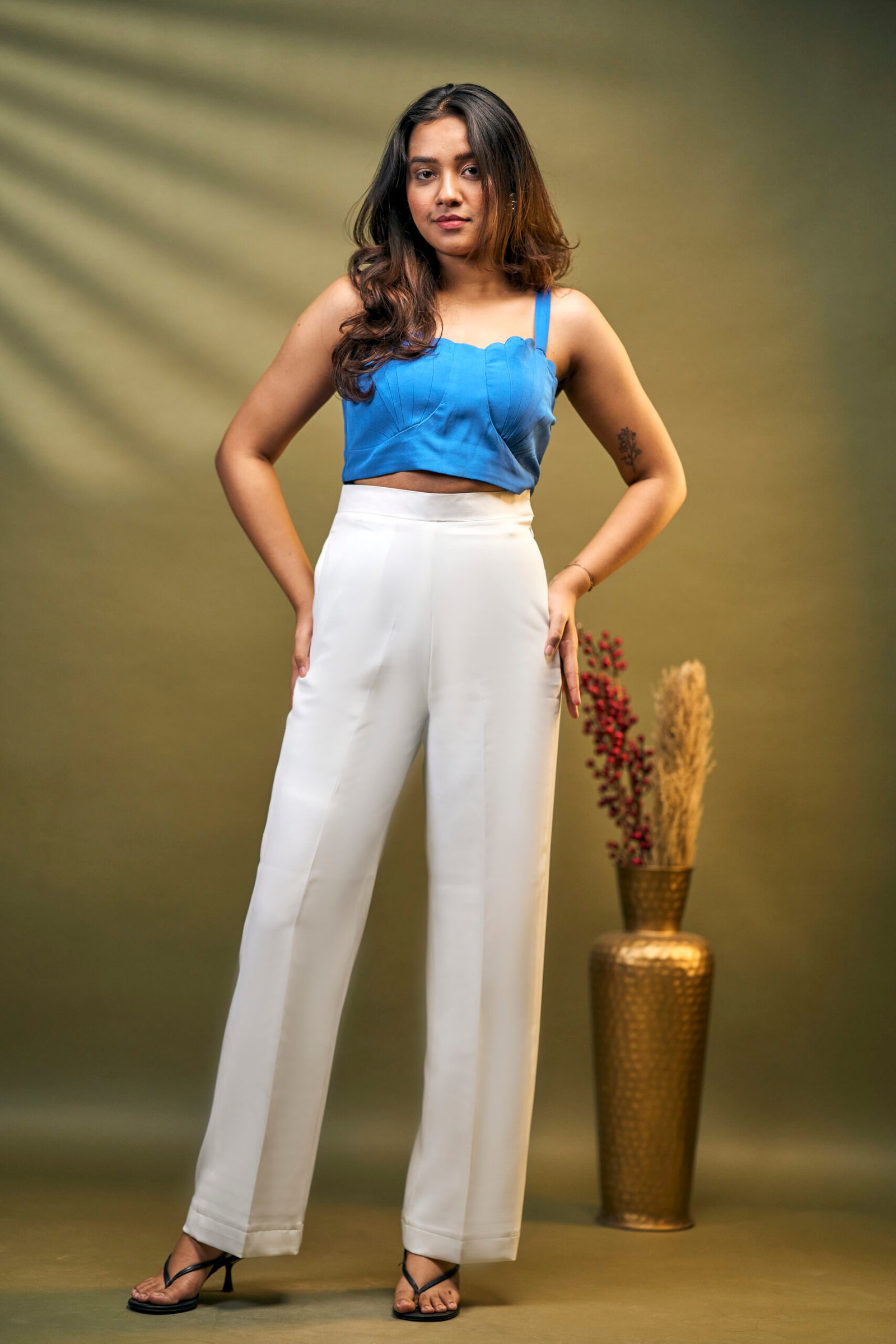 HIGH – RISE STRAIGHT TROUSERS